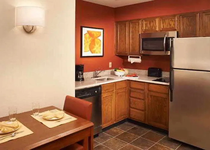 By Marriott Chicago Wilmette/skokie