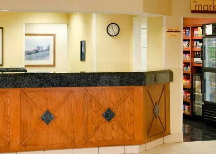 Hotel By Marriott Chicago Wilmette/skokie