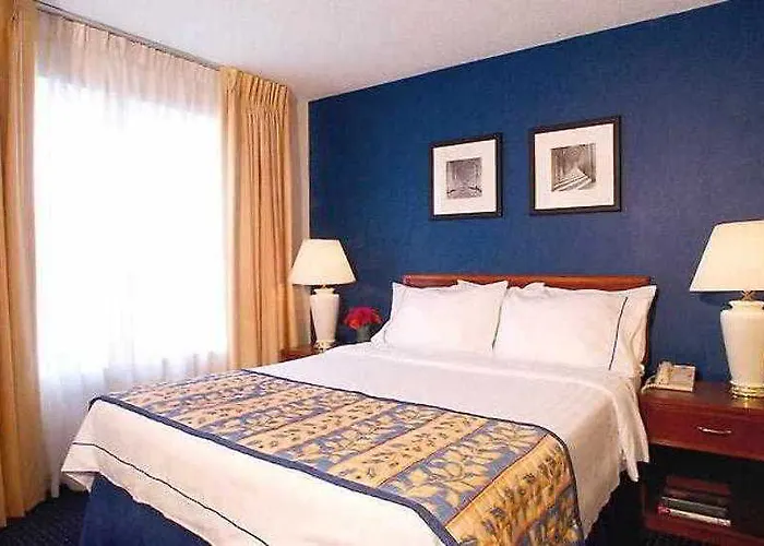 By Marriott Chicago Wilmette/skokie Wilmette