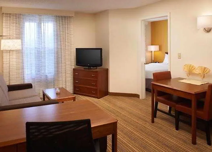 By Marriott Chicago Wilmette/skokie 3* Wilmette