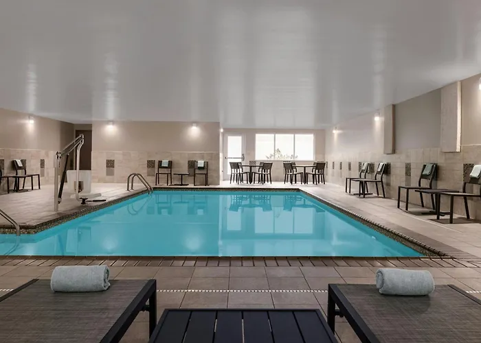 Hotel By Marriott Chicago Wilmette/skokie