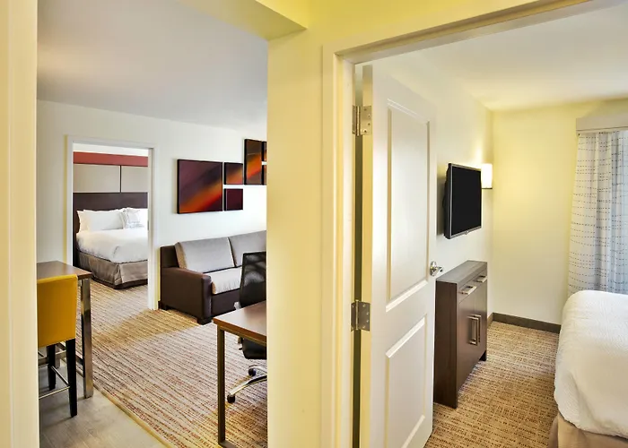 By Marriott Chicago Wilmette/skokie Hotel