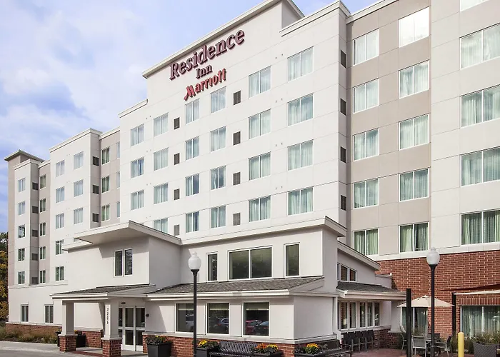 By Marriott Chicago Wilmette/skokie Wilmette