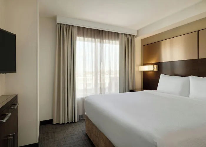 By Marriott Chicago Wilmette/skokie Wilmette