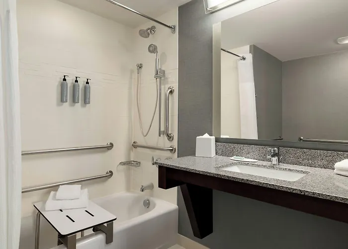Hotel By Marriott Chicago Wilmette/skokie