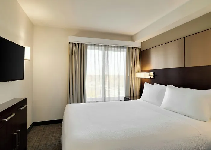By Marriott Chicago Wilmette/skokie