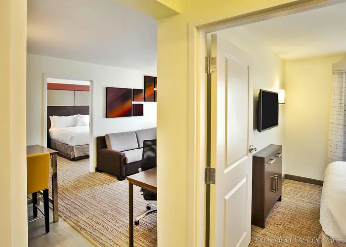 By Marriott Chicago Wilmette/skokie Hotel