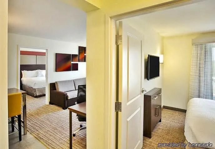 By Marriott Chicago Wilmette/skokie 3* Wilmette